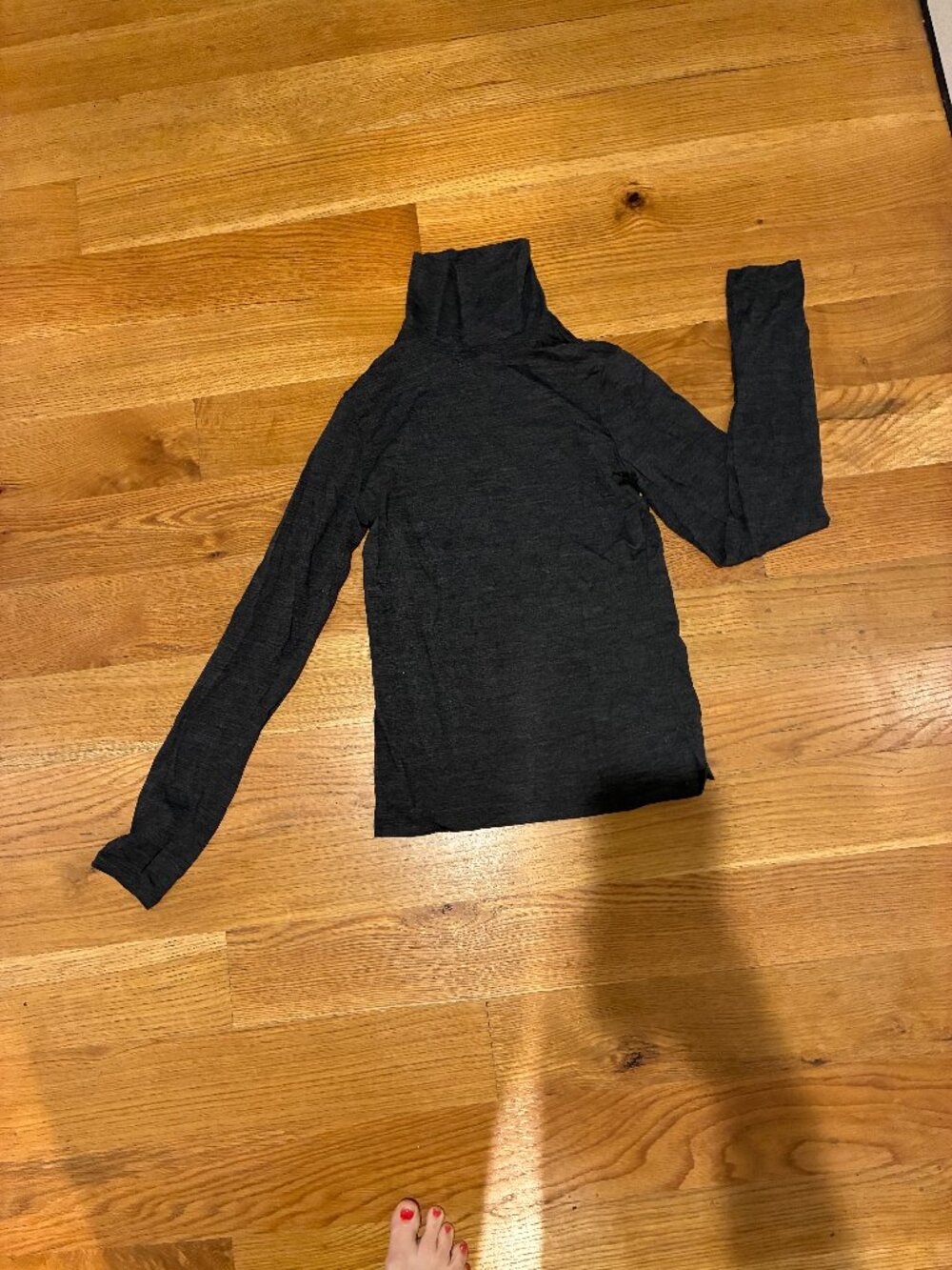 Outdoor Voices long sleeve turtleneck